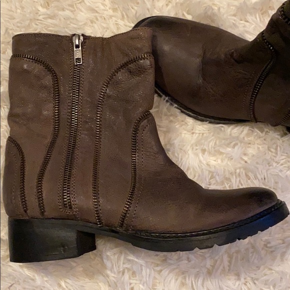 Adam Tucker Me Too Lawson Boot NWOT - Picture 2 of 7